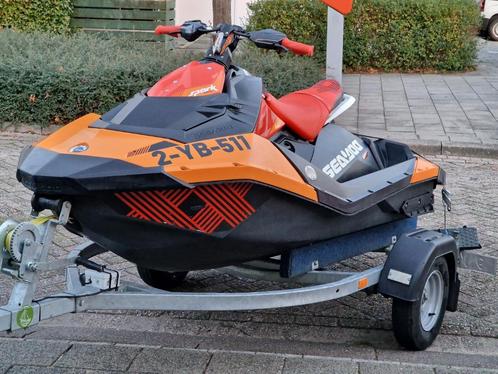 Sea-doo Spark Trixx waterscooter (zuinig en snel)