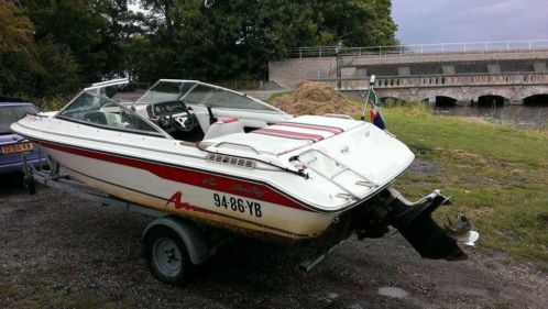 Sea Ray 160 speedboot met open bow (bayliner)