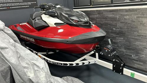 Seado RXP X RS 325 Red  Seadoo RXP X RS 300 Yellow