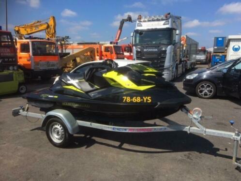 Seadoo RXP 260RS met trailer, afdekhoes en slechts 32 vaarur