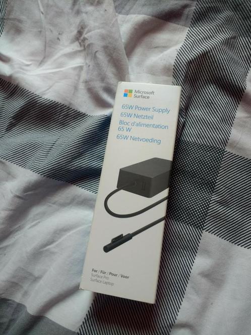 Sealed Microsoft Surface oplader 65w