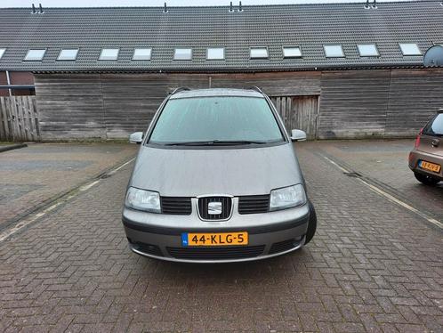 Seat Alhambra 1.8 20V 110KW 2010 Grijs 7 zitplaatsen.