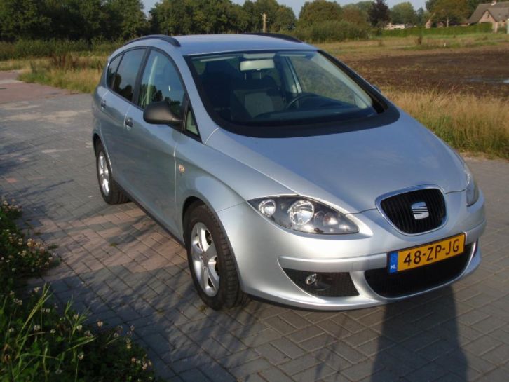 Seat Altea XL 1.4 TSI 92KW Stationwagon 2008 Grijs