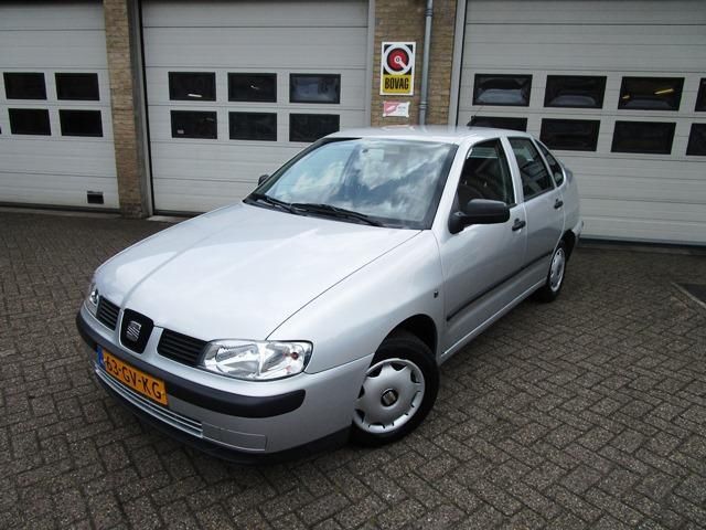 Seat Cordoba 1.4-16V Stella Zeer netjes (bj 2001)