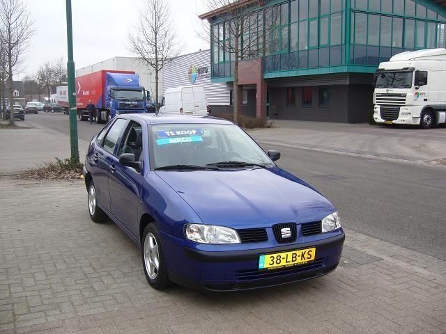 Seat Cordoba 1.4 16V VIGO 4 DEURS SEDAN  AIRCO (bj 2002)