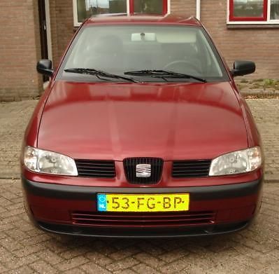 Seat Cordoba 1.4 44KW 2000 Rood