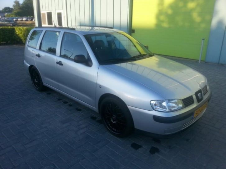 Seat Cordoba 1.4 Vario 16V 55KW 2001 Grijs