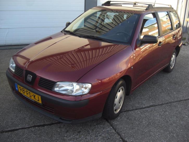Seat Cordoba 1.6 Vario 55KW 2000 Rood