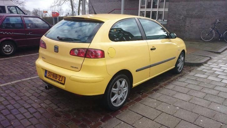 Seat Ibiza 1.4 16V 55KW 2003 Geel SPORT