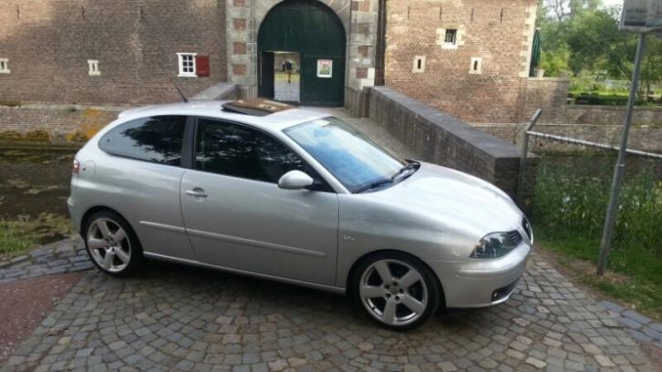 Seat Ibiza 1.4 16V 74KW 2003 Grijs