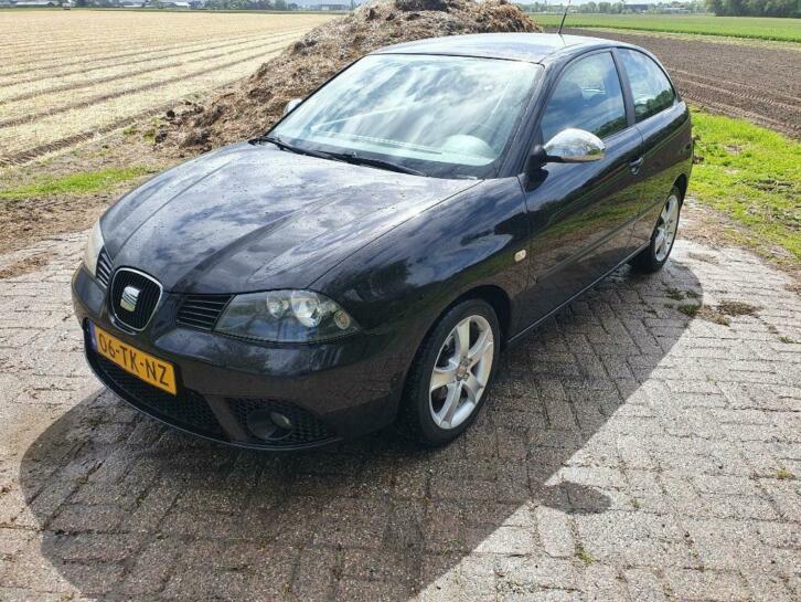 Seat Ibiza 1.4 16V 74KW 2006 Zwart nieuwe apk, nieuwe koppel