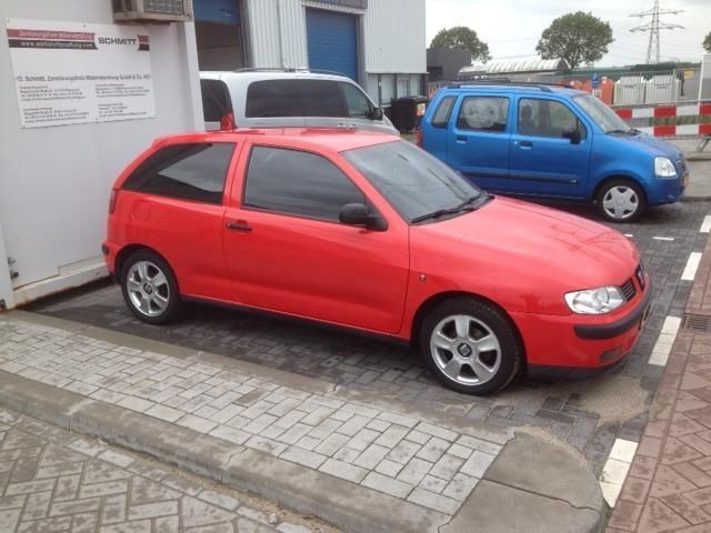 Seat Ibiza 1.4 44KW 2000 Rood
