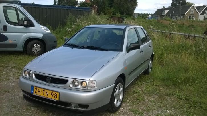 Seat Ibiza 1.6 55KW 1999 Grijs..5 DEURS