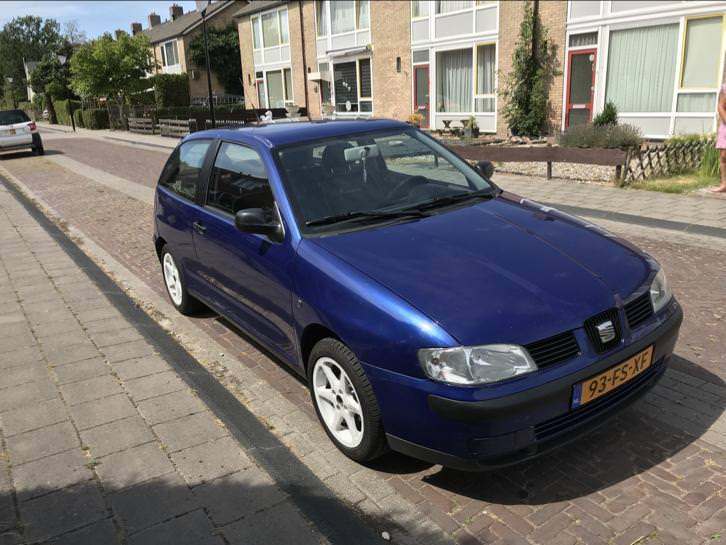 Seat Ibiza 1.6 55KW 2000 Blauw