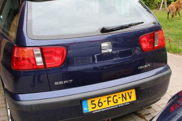 Seat Ibiza 1.6 55KW 2000 Blauw MOTORSCHADE