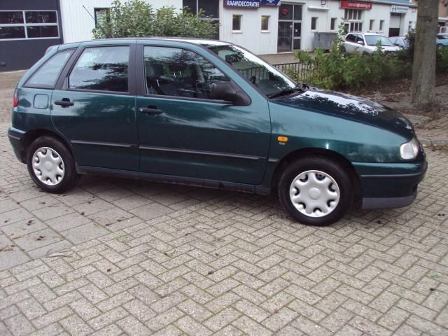 Seat Ibiza 1.6i Vigo 5-deurs stuurbekr. APK