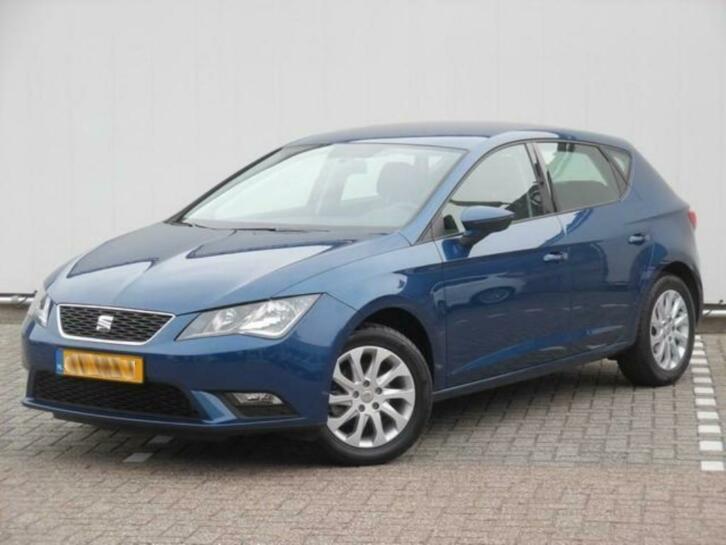 Seat Leon 1.2 TSI 2016 blauw met lage KM stand