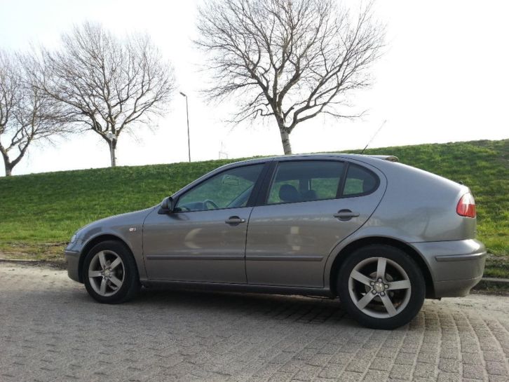 Seat Leon 1.6 16V 77KW 2004 Grijs