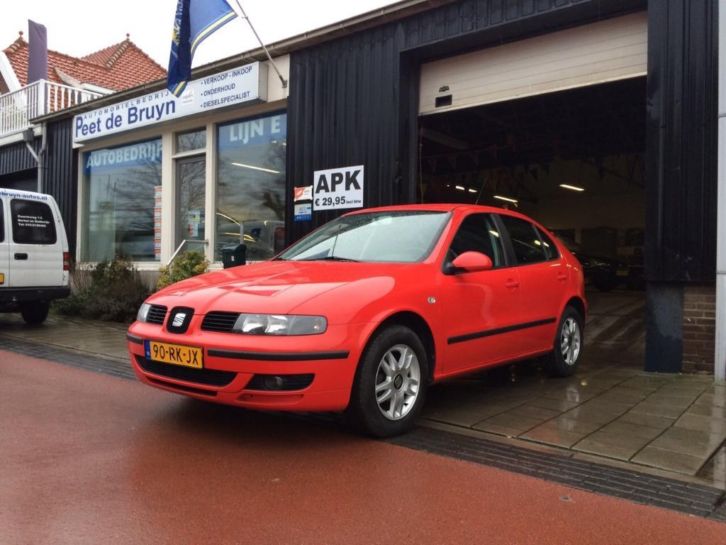 Seat Leon 1.6 16V 77KW 2005 Rood