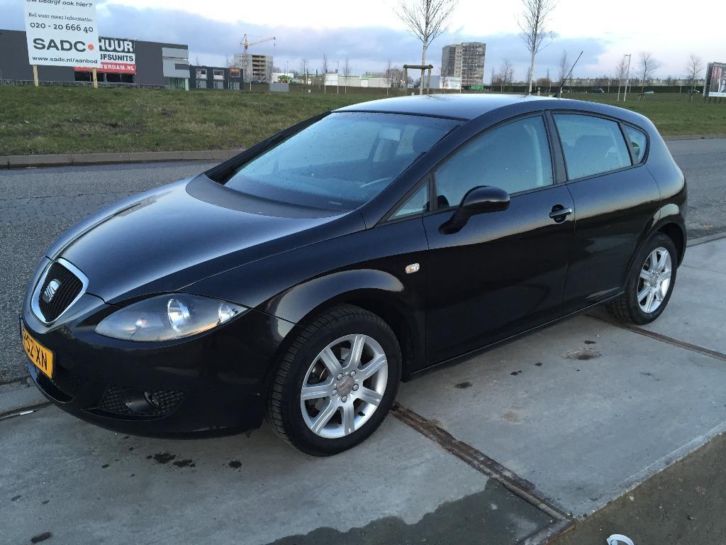 Seat Leon 1.6 2006 zwart cruisecontrole Airco ECC Business 