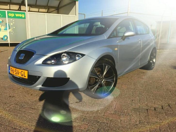 Seat Leon 1.6 75KW 2006 Grijs