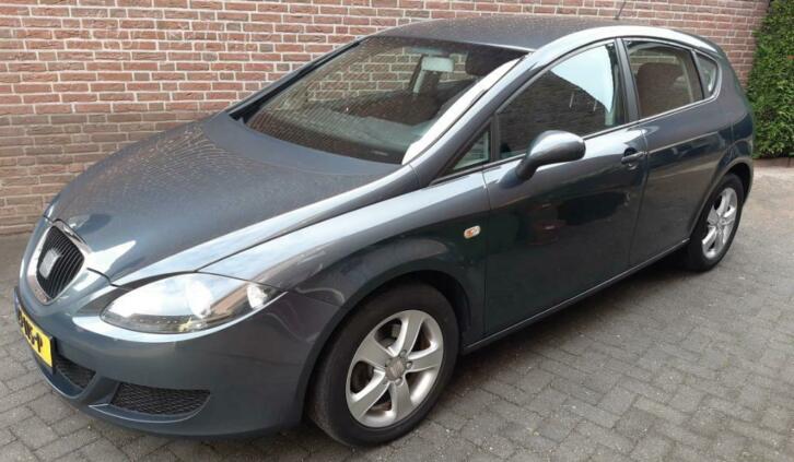 Seat Leon 1.6 75KW 2008 Grijs (BIJZONDER FRAAI) APK 13-7-22