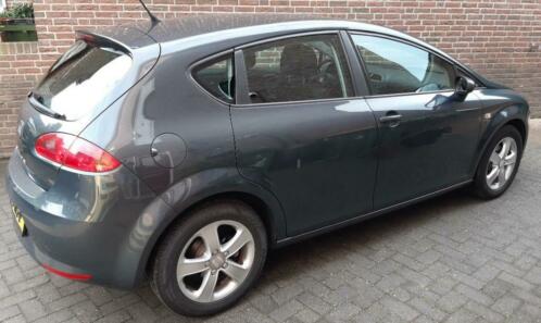 Seat Leon 1.6 75KW 2008 Grijs (BIJZONDER FRAAI) APK 13-7-22
