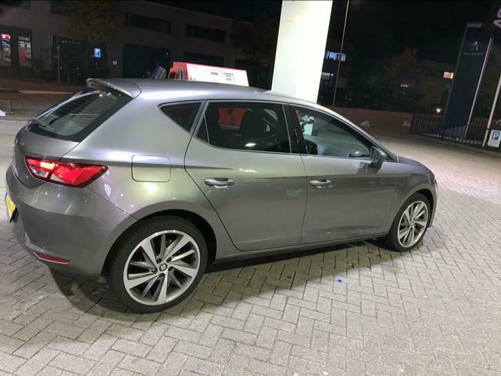 Seat Leon 1.6 TDI 77KW105PK Dsg-7 2014 Grijs