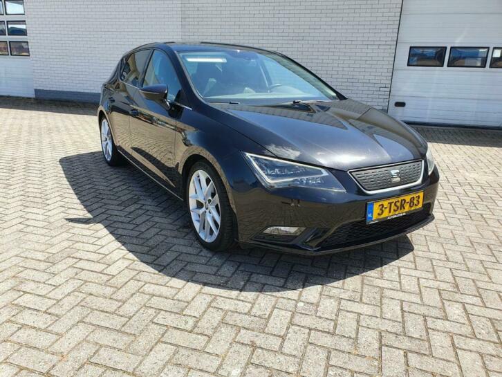 Seat Leon 1.6 TDI 81KW110PK 2014 Zwart