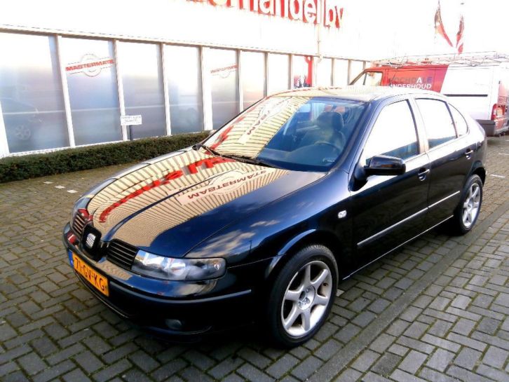 Seat Leon 1.8 20V 92KW 2001 Zwart Airco NAP