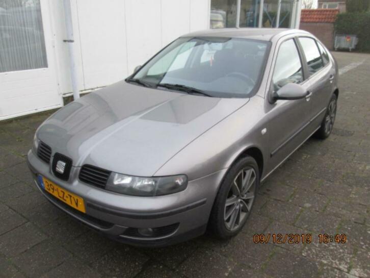 Seat Leon 1.8 20V 92KW 2003 Grijs metallic nette staat