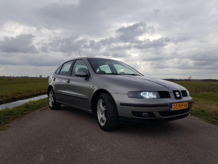 Seat Leon 1.8 20V 92KW 2004 Grijs