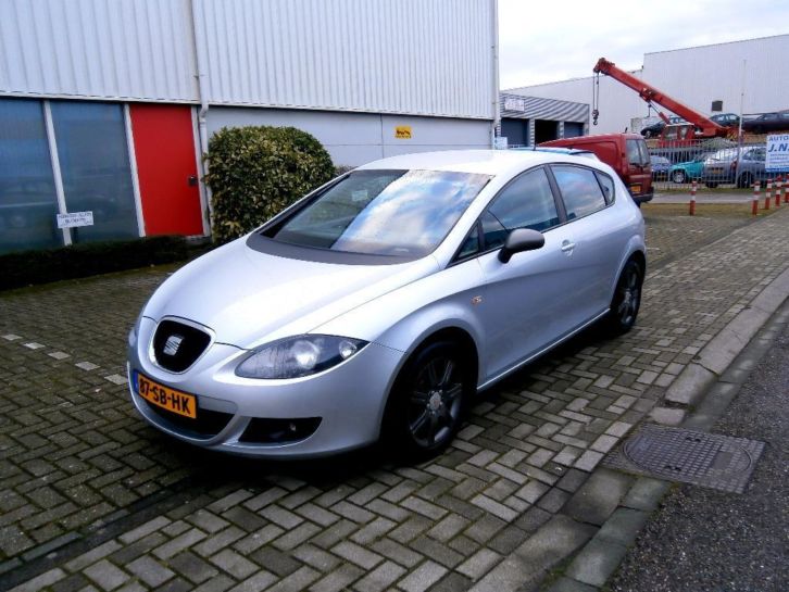 Seat Leon 1.9 TDI 77KW 2005 Grijs Airco APK NAP