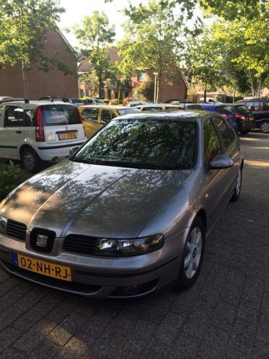 Seat Leon 1.9 TDIASV 81KW 2003 Grijs