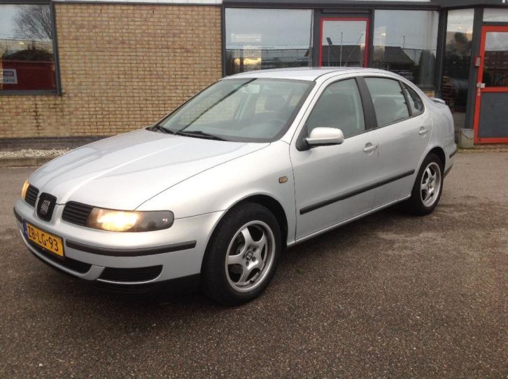 Seat Toledo 1.6 74KW 1999 Grijs 16 inchairco2e eigenaar