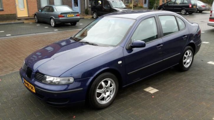 Seat Toledo 1.6 77KW 2002 Blauw