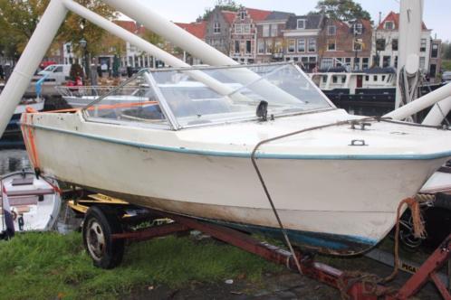 Selco toerspeedboot met 25 pk mercury en trailer 