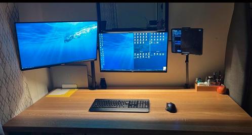 Selling two identical Philips 27 4K screens  arm mount
