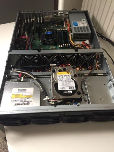 Server 8 bay hot-swappable 10 Tb i3