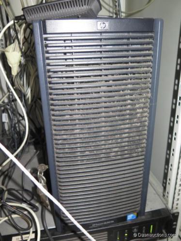 Server G6, Merk HP, Type ProLiant ML350 G6