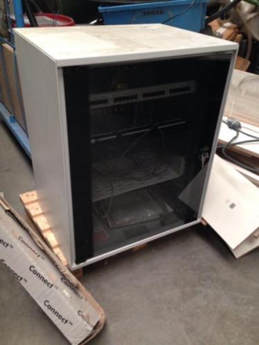 Serverkast server switch kast patchkast 53x60x74 met slot