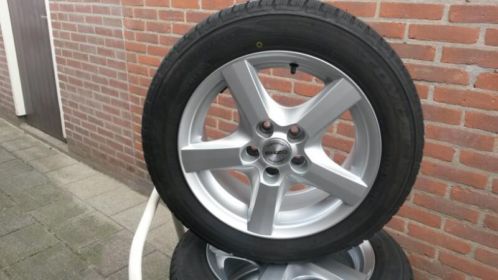 Set 15 inch lmv met winterbanden vw polo 6r bleu motion