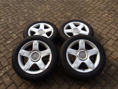 Set audi velgen met Goodyear banden