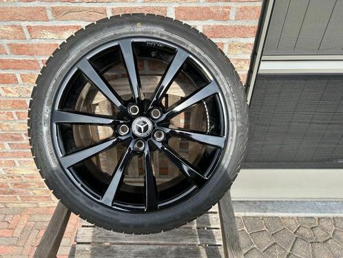 Set van 4 nieuwe Mercedes velgen incl. nieuwe winterbanden.