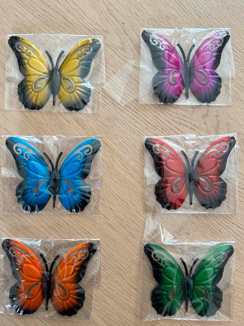 Set van 6 kleurrijke metalen vlinders in 6 kleuren