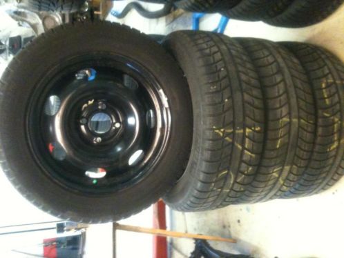 Set winterbanden op Velg Citroen C1