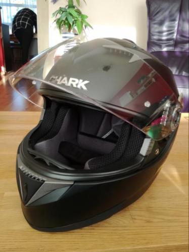 Shark S700 motorhelm (n keer gebruikt) mt. S