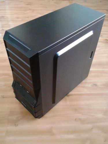 Sharkoon Vaya Desktop Pc