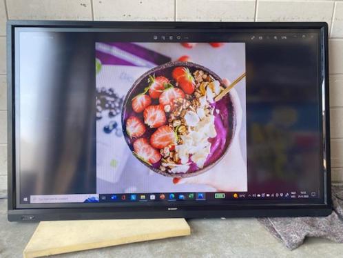 Sharp groot touchscreen digibord