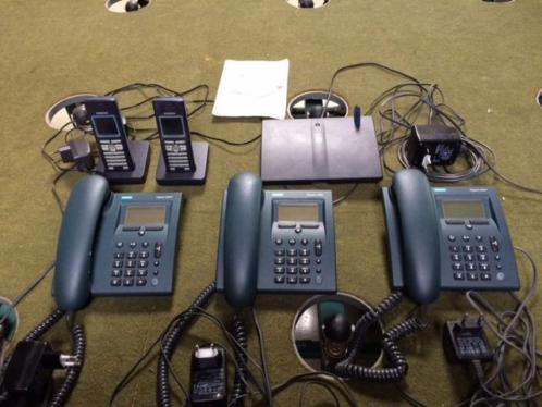 Siemens ISDN centrale met telefoons